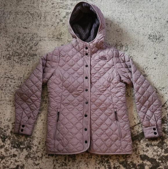 North Face Quilted Coat - Picture 2 of 11